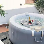 Zen Jacuzzi Retreat Mit Terrasse Garage Und 24 7 Check In Netflix Und 公寓 卡萨莱蒙费拉托