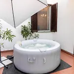 公寓 Zen Jacuzzi Retreat Mit Terrasse Garage Und 24 7 Check In Netflix Und 卡萨莱蒙费拉托