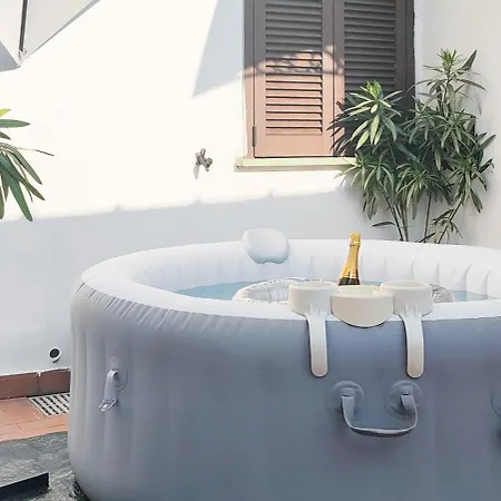 Zen Jacuzzi Retreat Mit Terrasse, Garage, Klimaanlage, 24 - 7 Check-in, Netflix Und Apartmán