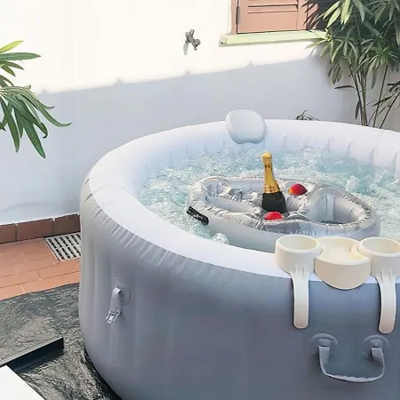 Zen Jacuzzi Retreat Mit Terrasse Garage Und 24 7 Check In Netflix Und Apartment Casale Monferrato